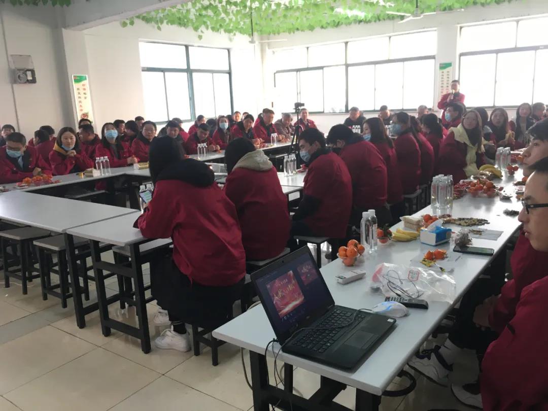 冠科集團(tuán)隆重召開2021年會盛典—立足新起點(diǎn)，勇攀新高峰