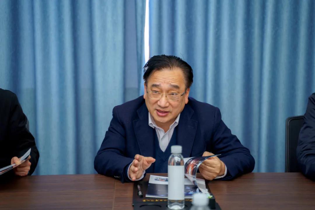 蘇州市人大常委會副主任沈國芳一行走訪調研蘇州冠科工業(yè)設備有限公司